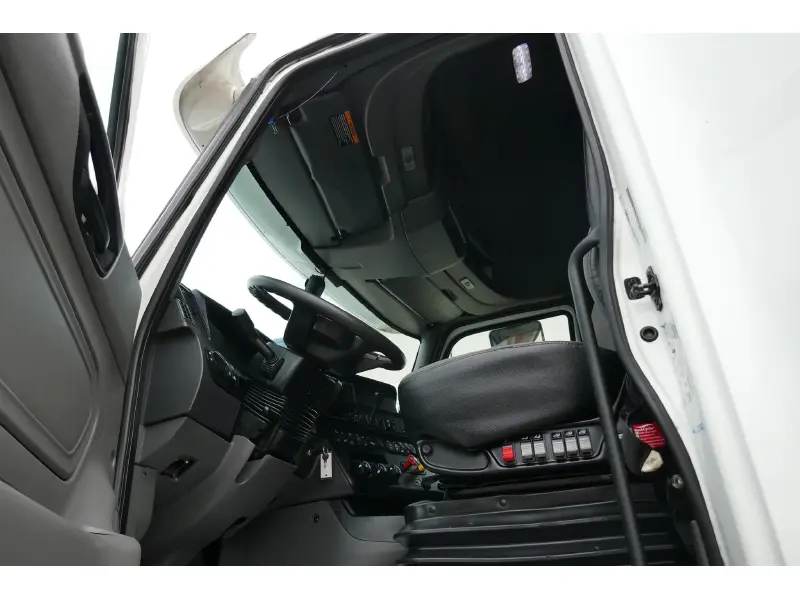 2019 INTERNATIONAL LT