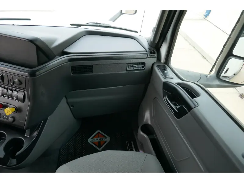 2019 INTERNATIONAL LT