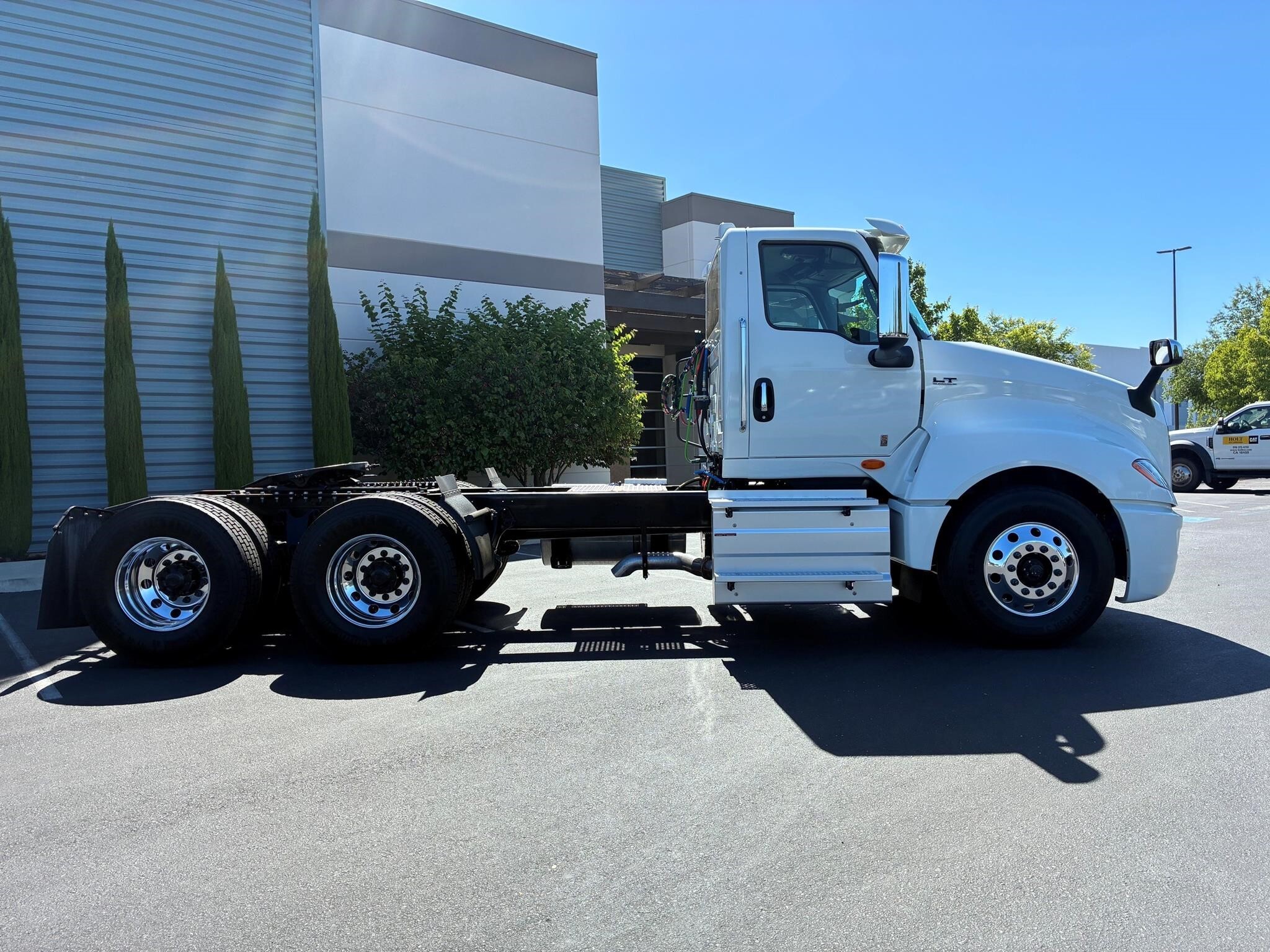 2027 INTERNATIONAL LT in Stockton, CA