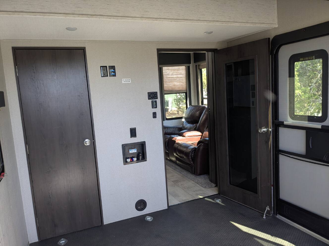 A photo of this 2020 Grand Design MOMENTUM G-CLASS 320G