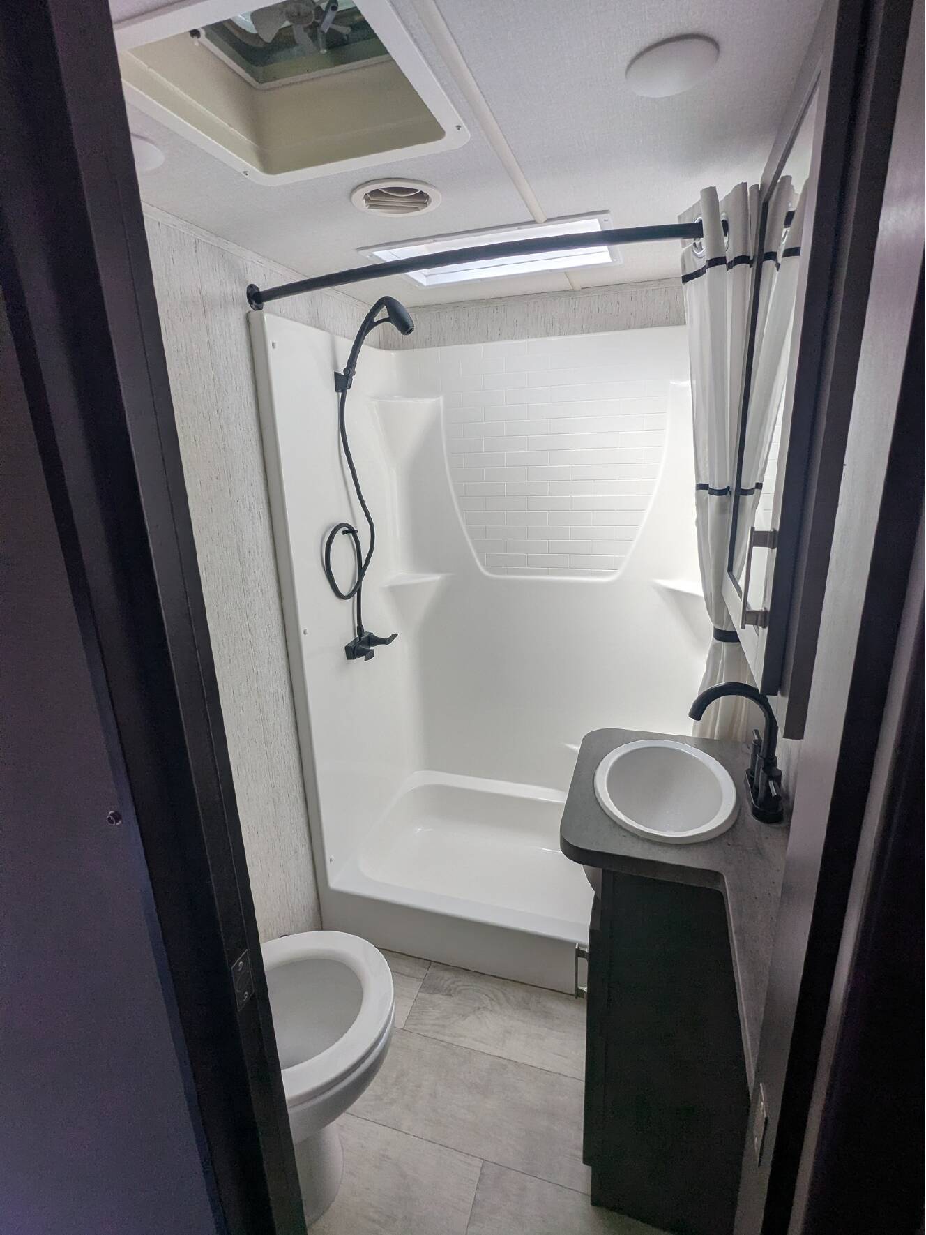 A photo of this 2020 Grand Design MOMENTUM G-CLASS 320G