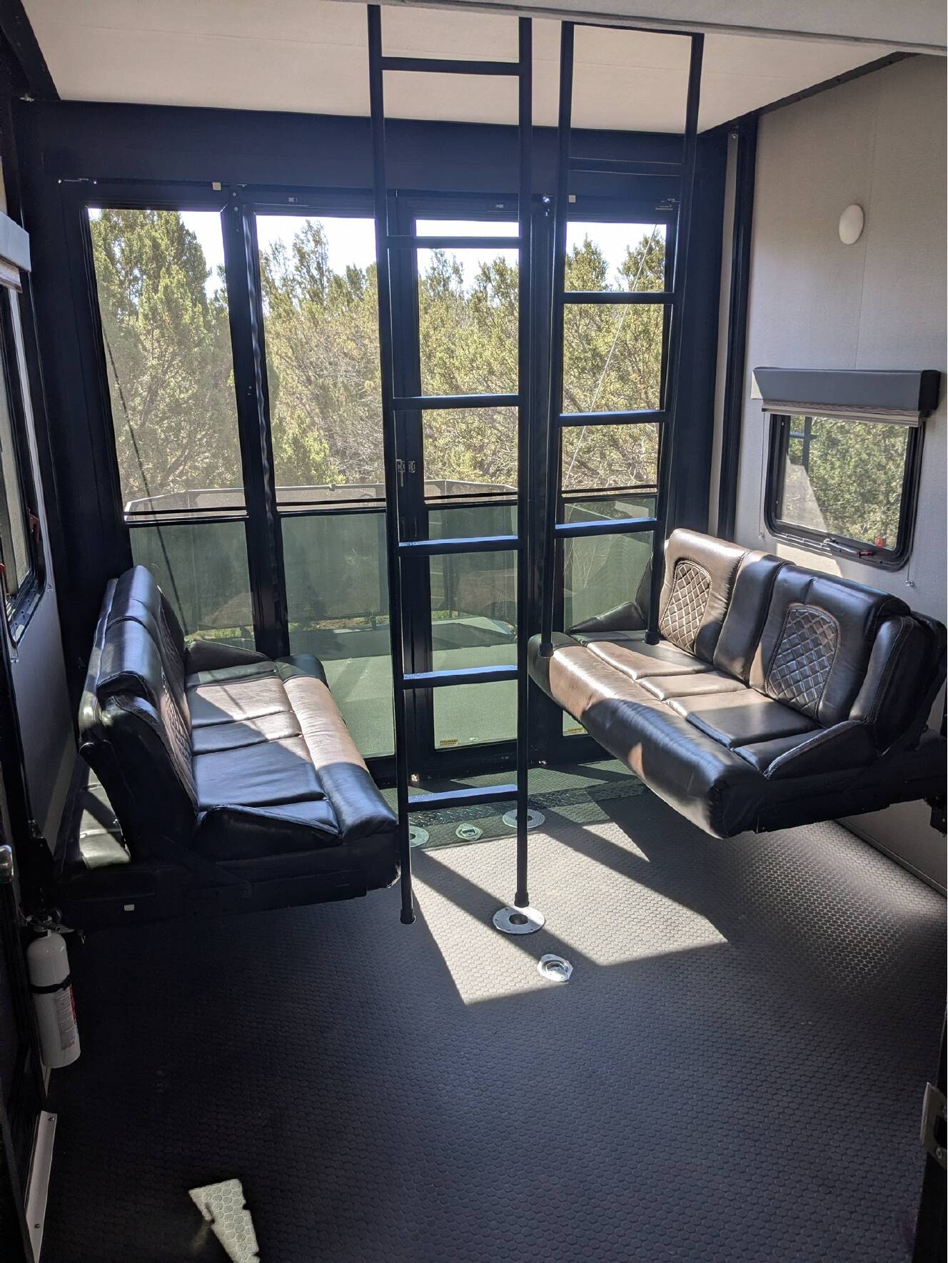 A photo of this 2020 Grand Design MOMENTUM G-CLASS 320G