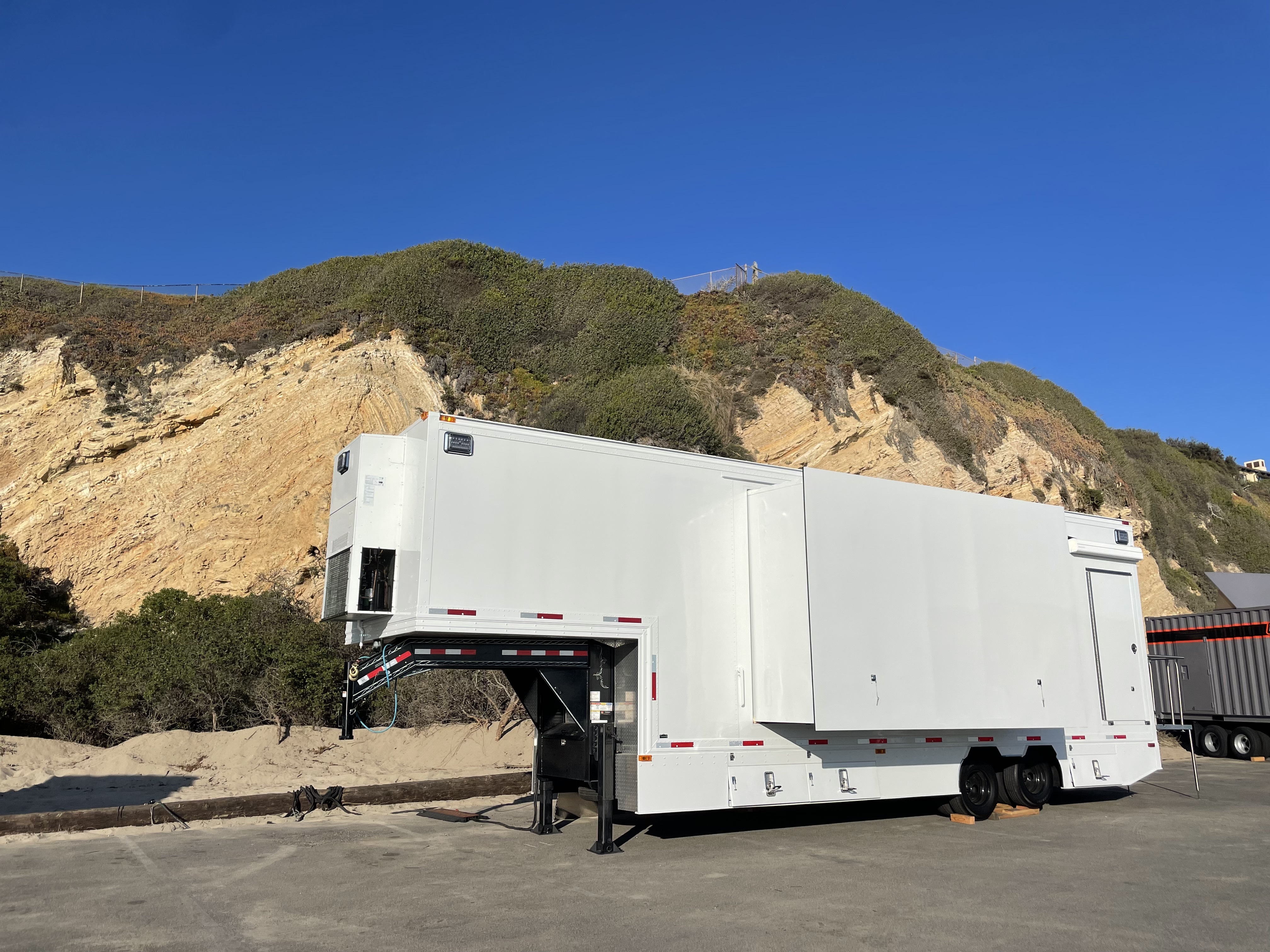 2021 PJ TRAILER LD282 in Los Angeles, CA