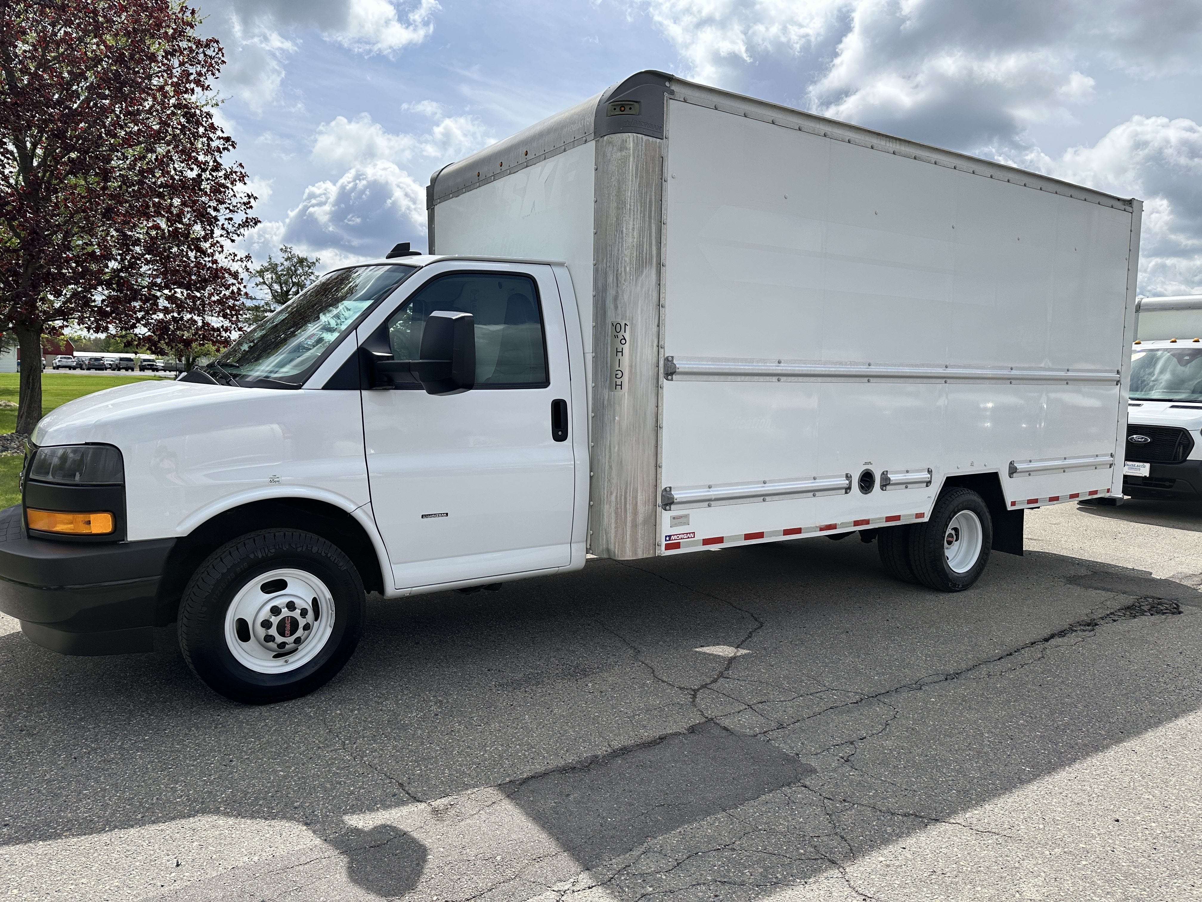 2021 GMC SAVANA G3500 16’ CUTAWAY BOX W/ RAMP 10 TO CHOOSE FROM in Swartz Creek, MI