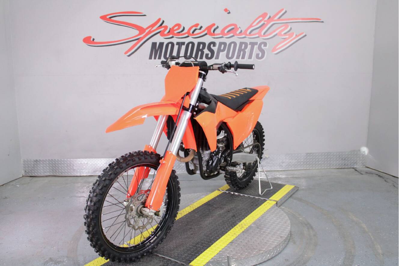 A photo of this 2024 KTM 250 SX-F