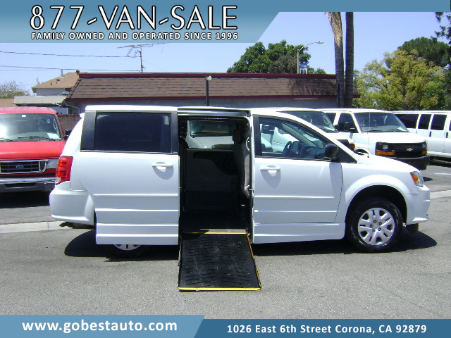 2014 DODGE GRAND CARAVAN SE in Corona, CA