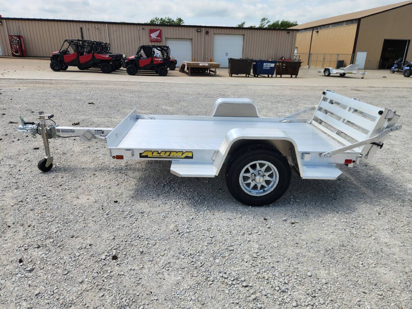 A photo of this 2027 Aluma 548S-BT
