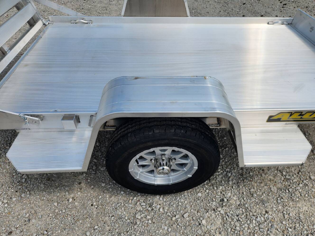 A photo of this 2027 Aluma 548S-BT