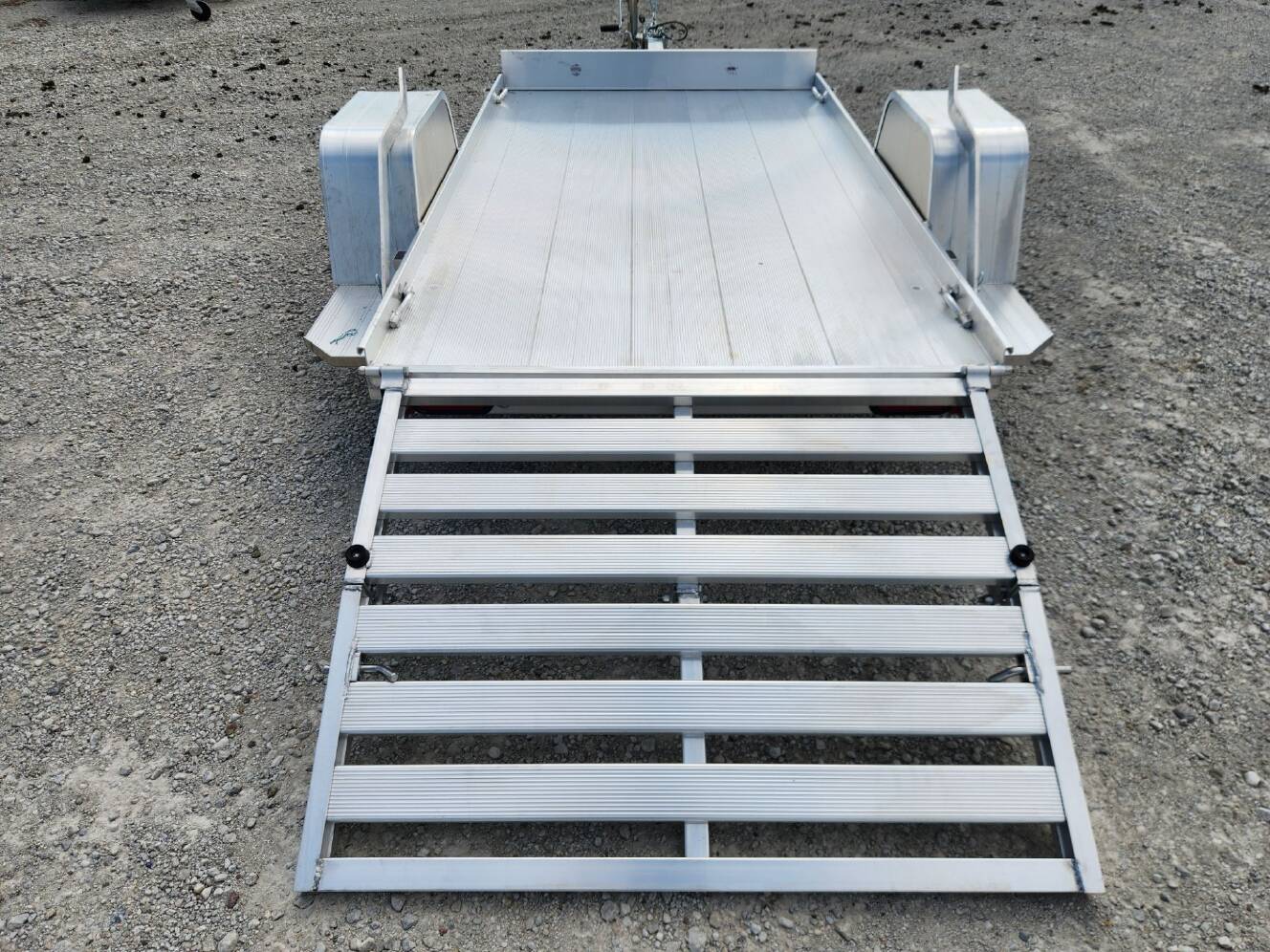 A photo of this 2027 Aluma 548S-BT