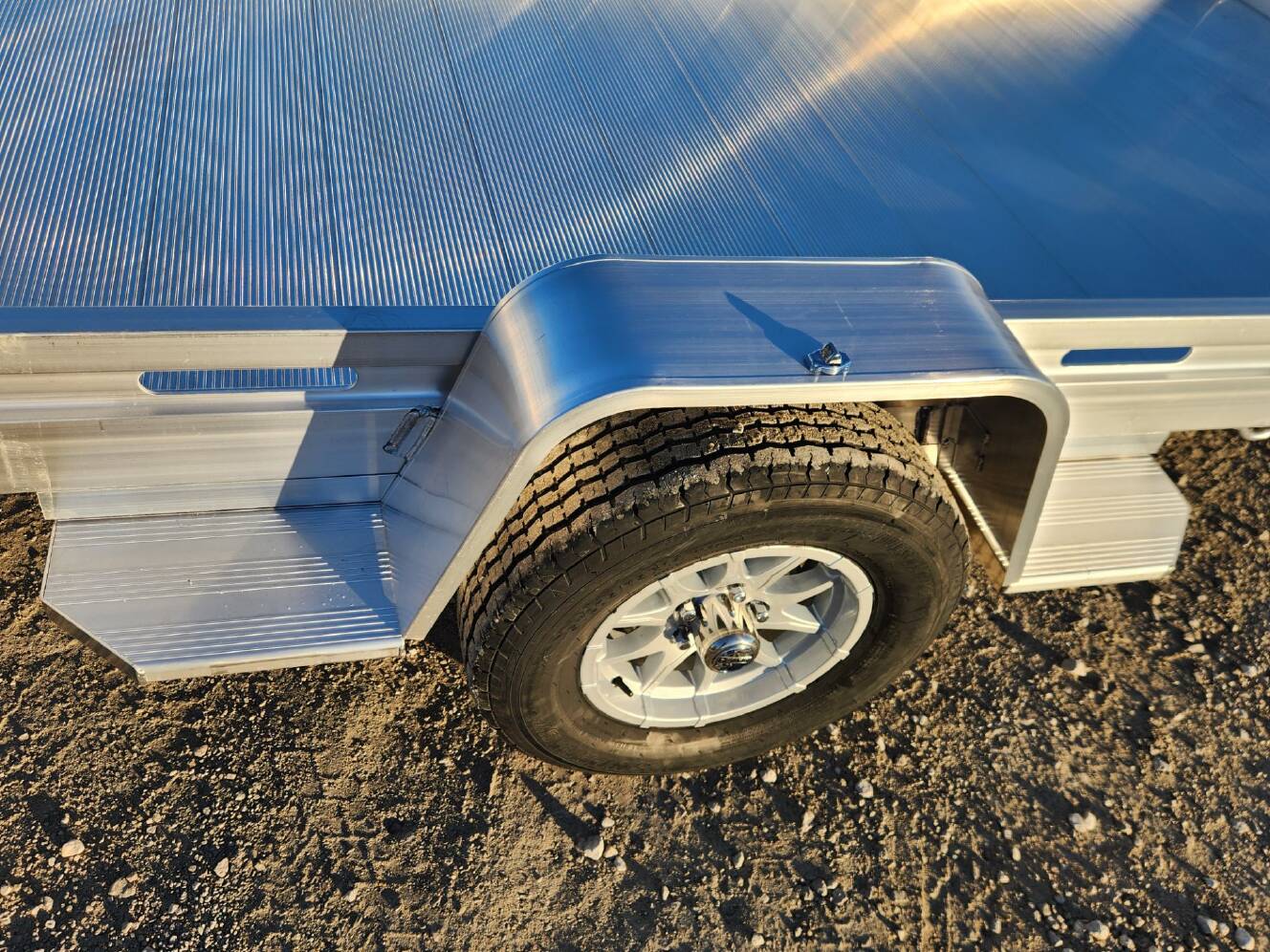 A photo of this 2027 Aluma 8012S