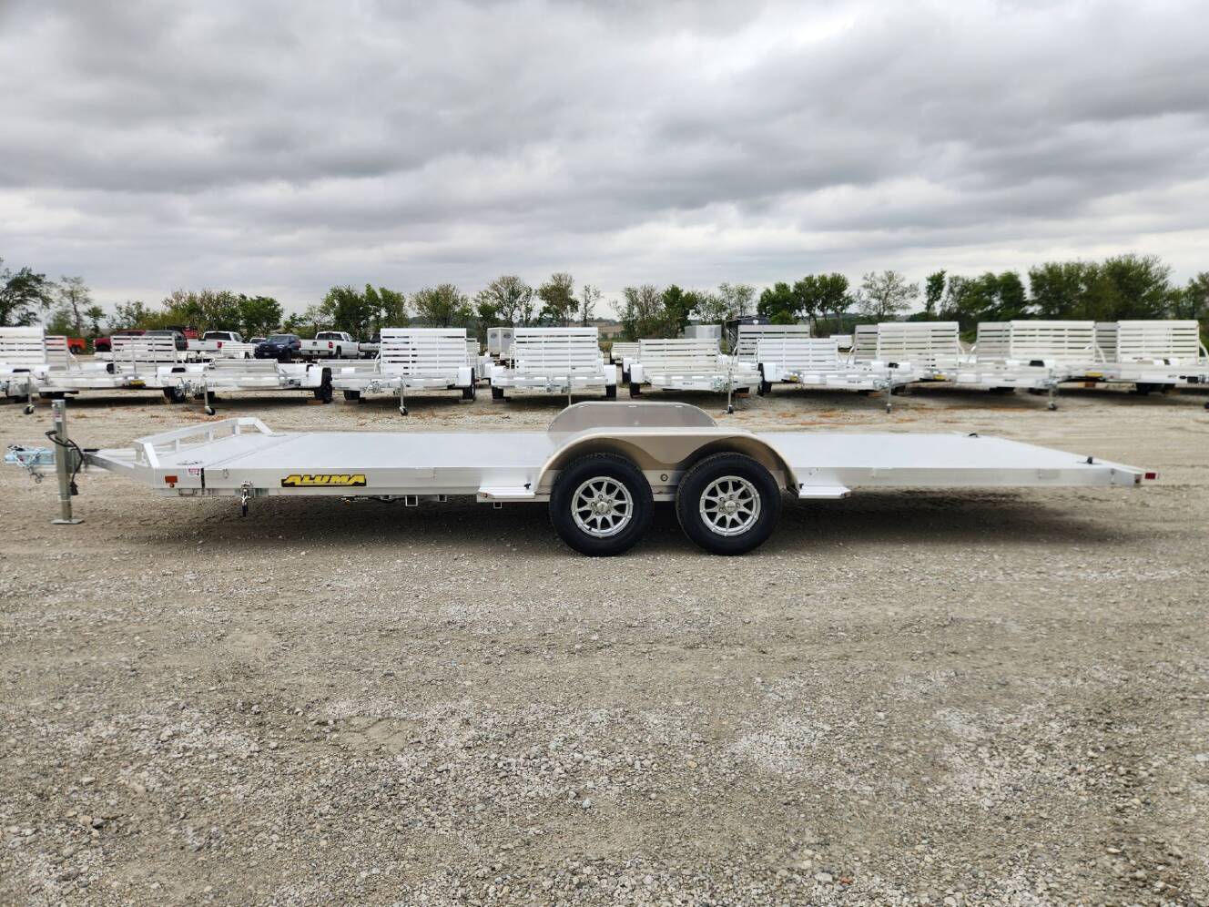 A photo of this 2027 Aluma 8220TILT