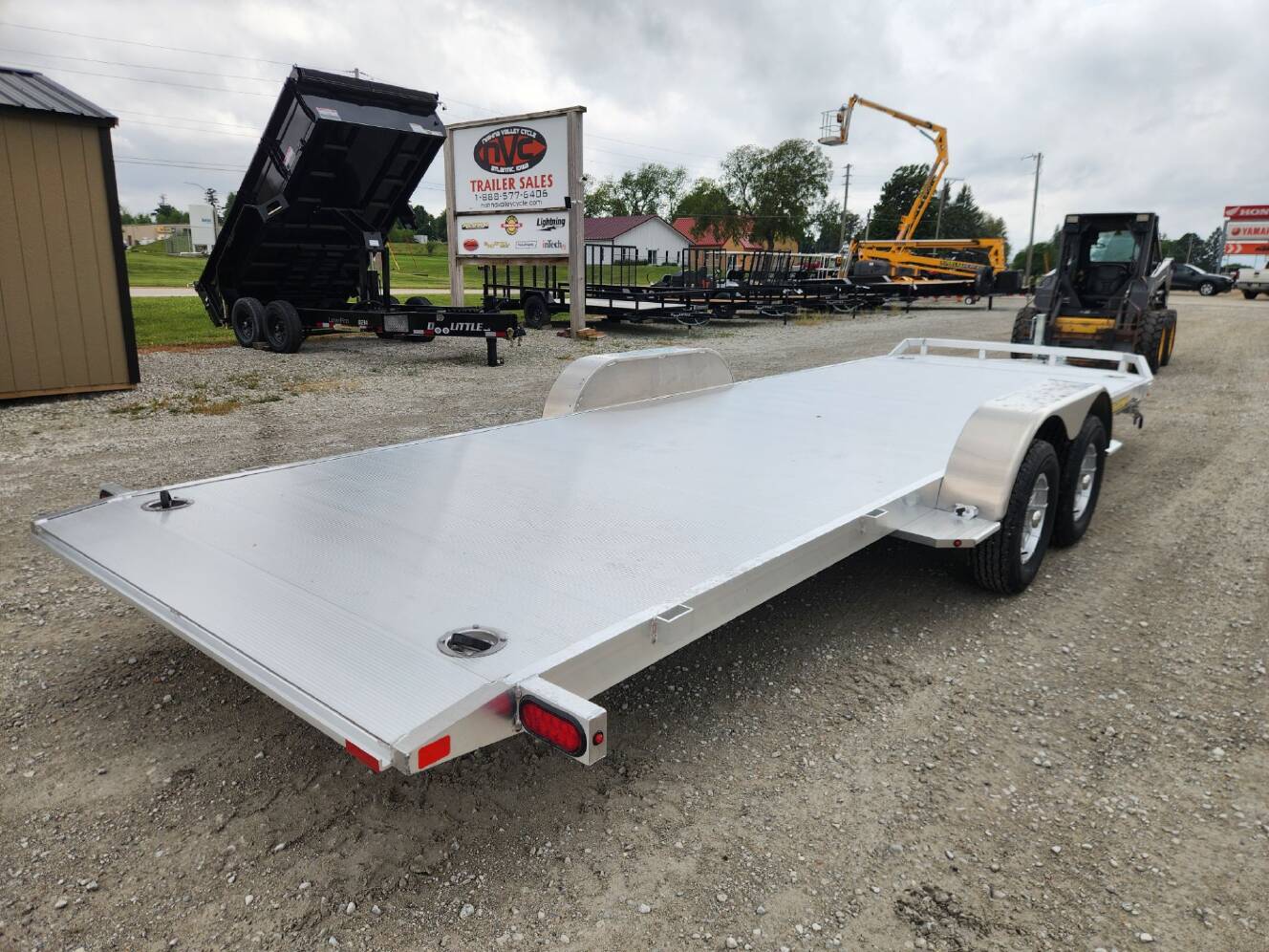 A photo of this 2027 Aluma 8220TILT