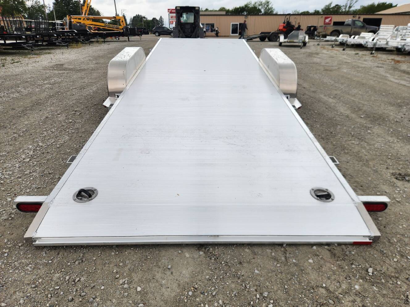 A photo of this 2027 Aluma 8220TILT