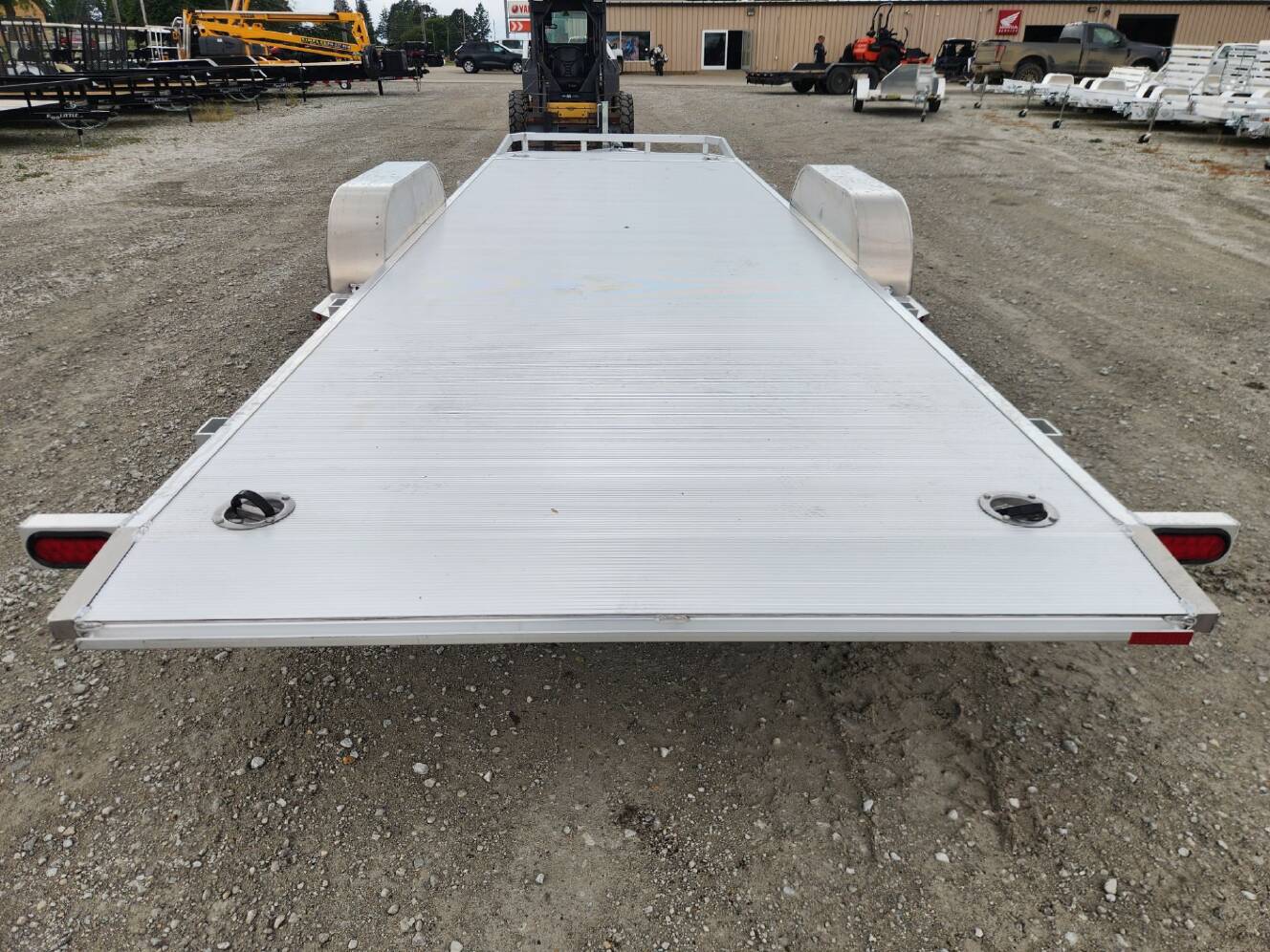 A photo of this 2027 Aluma 8220TILT