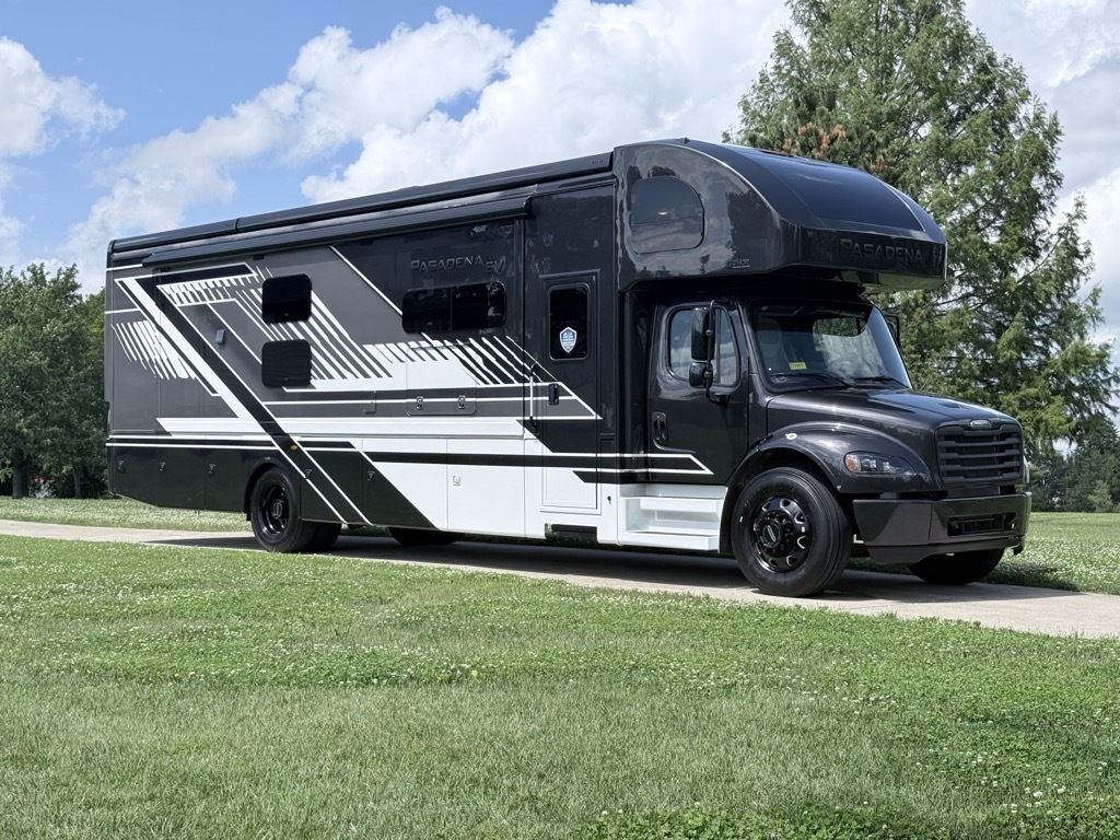2027 Thor Motor Coach PASADENA SV 38XL in harrodsburg KY