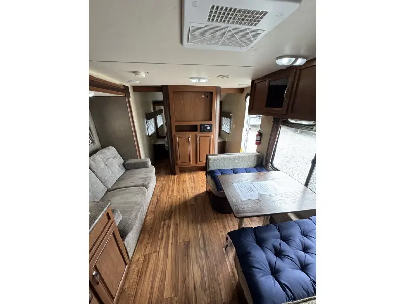 2015 FOREST RIVER WILDWOOD 281QBXL
