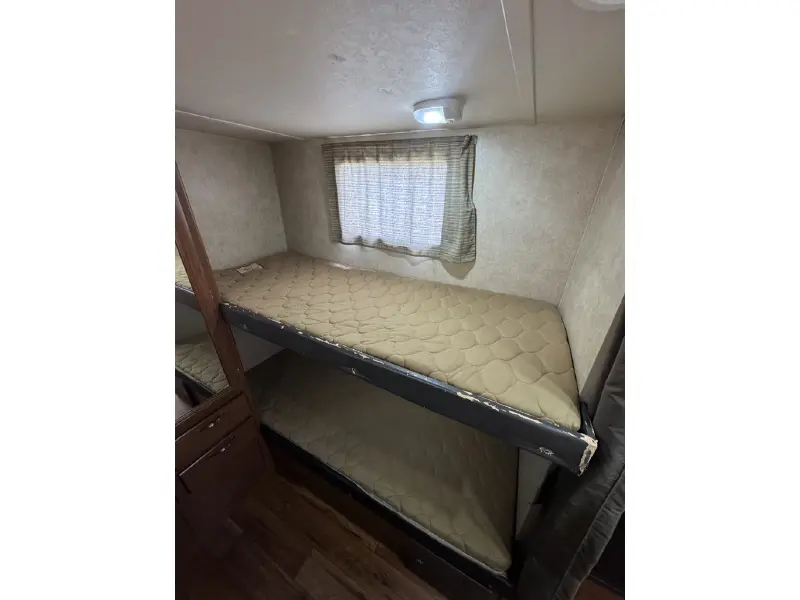 2015 FOREST RIVER WILDWOOD 281QBXL