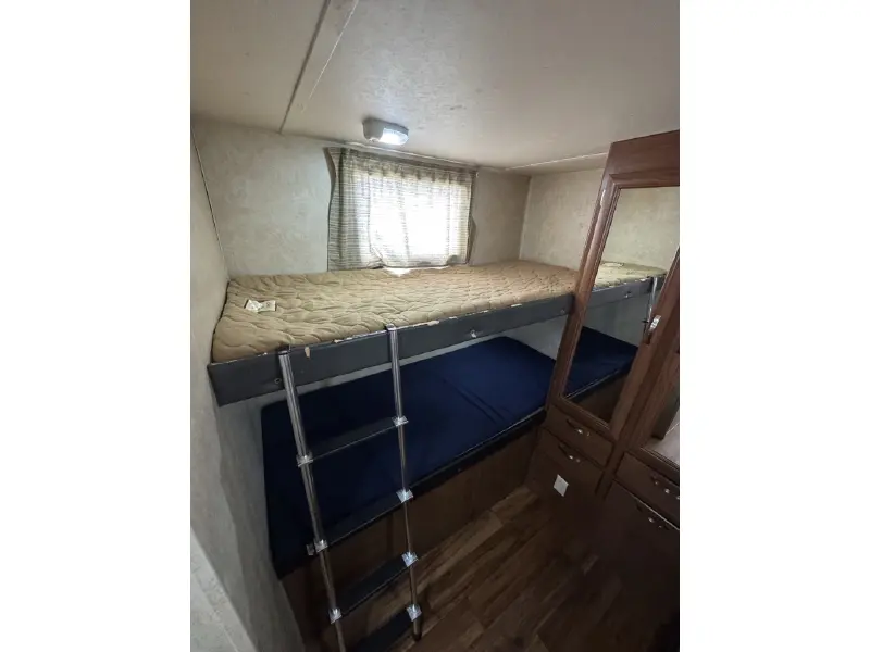 2015 FOREST RIVER WILDWOOD 281QBXL