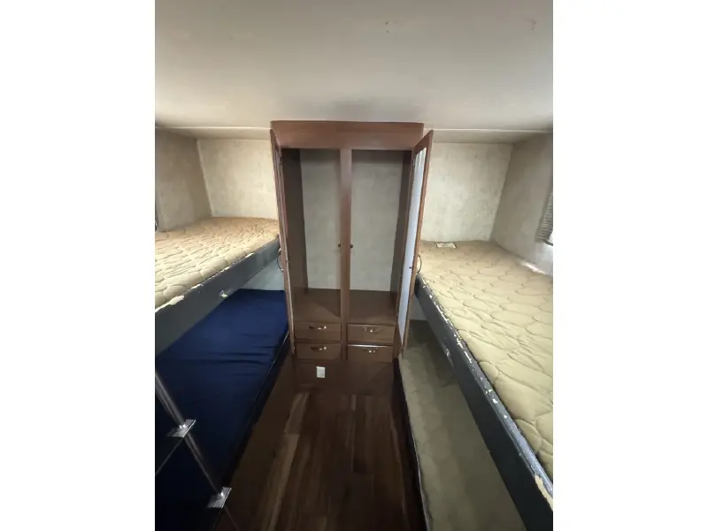 2015 FOREST RIVER WILDWOOD 281QBXL