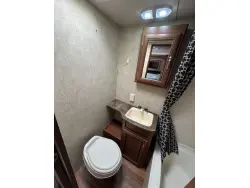 2015 FOREST RIVER WILDWOOD 281QBXL