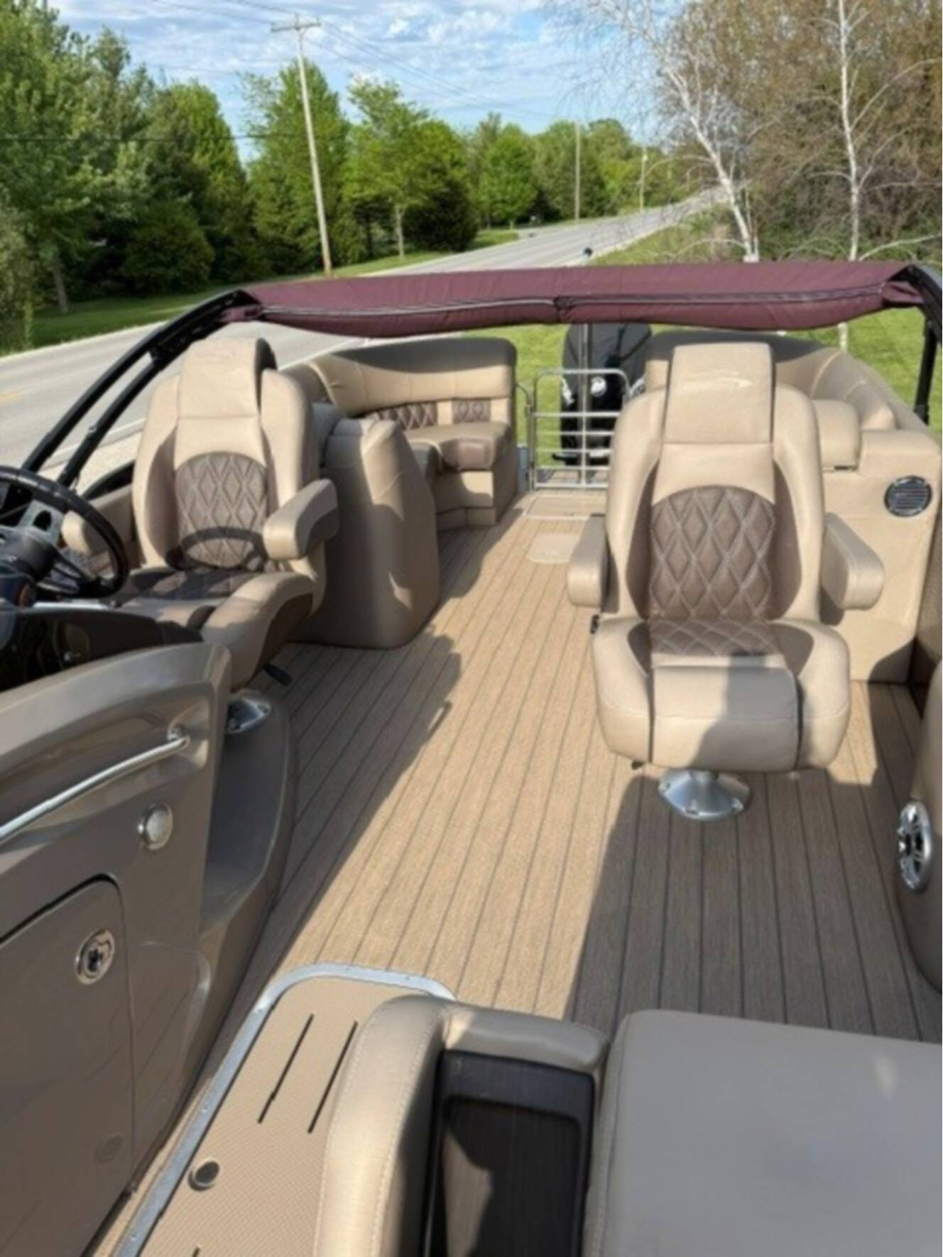 A photo of this 2019 Bennington 23 Rsb
