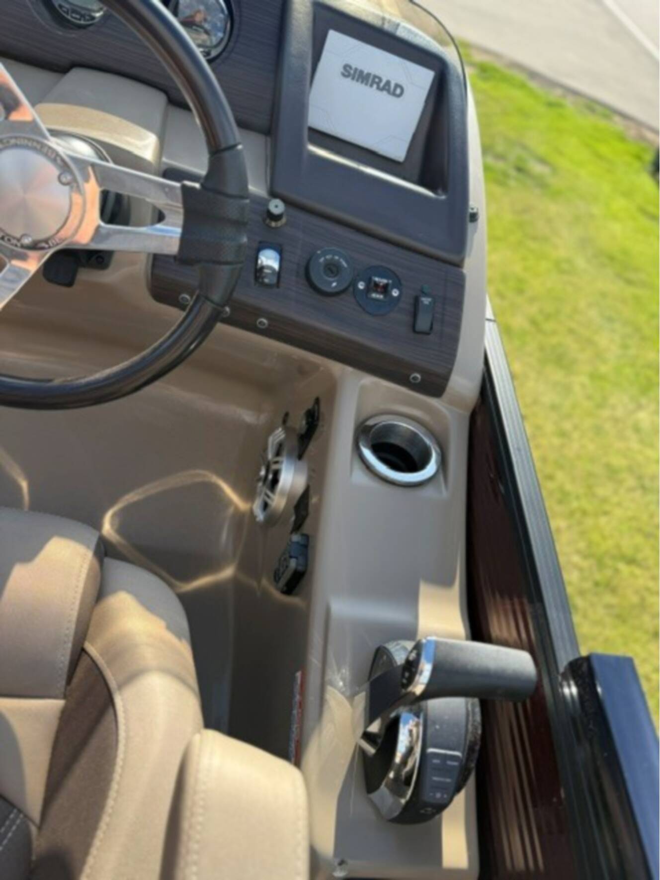 A photo of this 2019 Bennington 23 Rsb