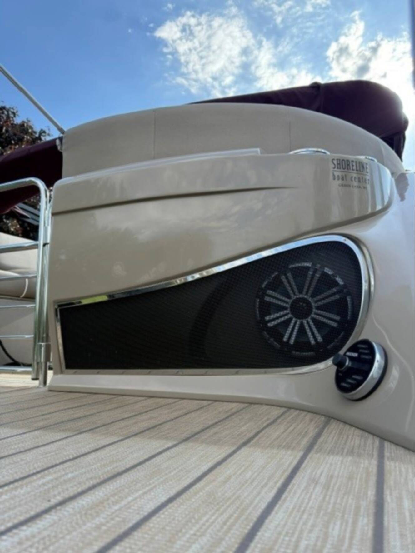 A photo of this 2019 Bennington 23 Rsb