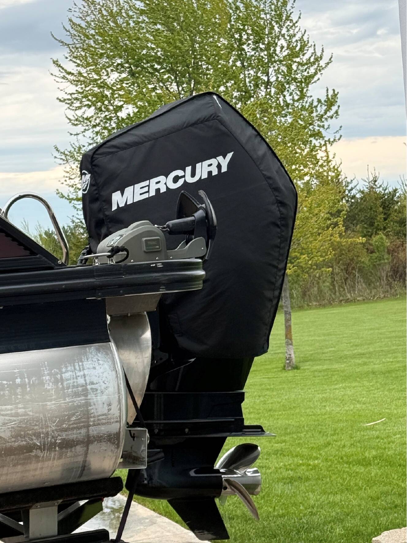 A photo of this 2019 Bennington 23 Rsb