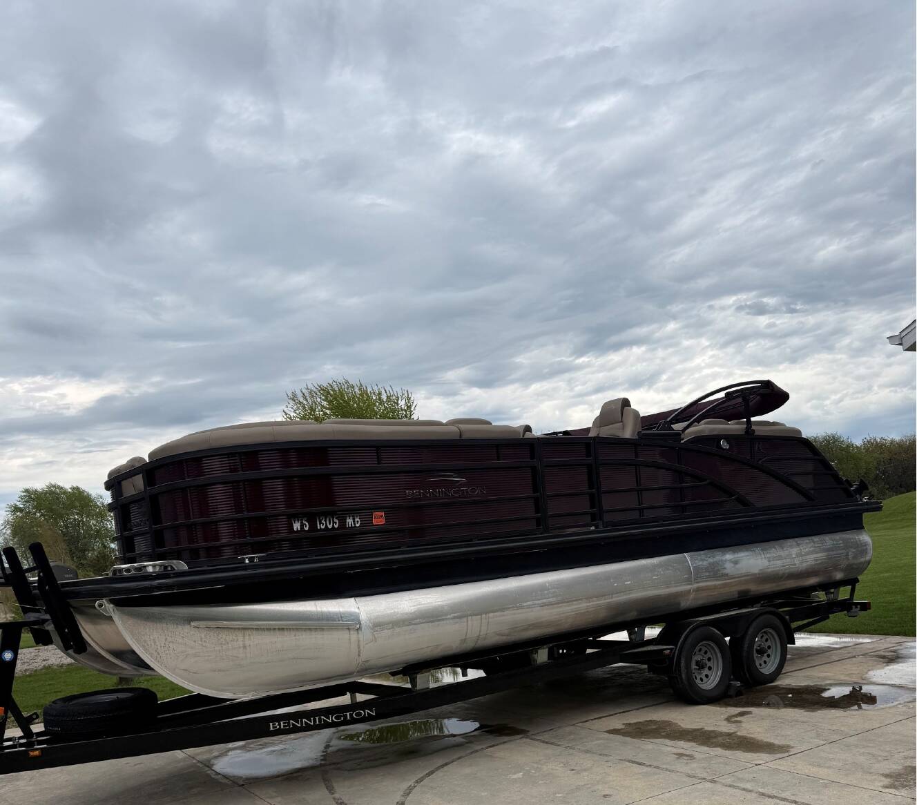 A photo of this 2019 Bennington 23 Rsb