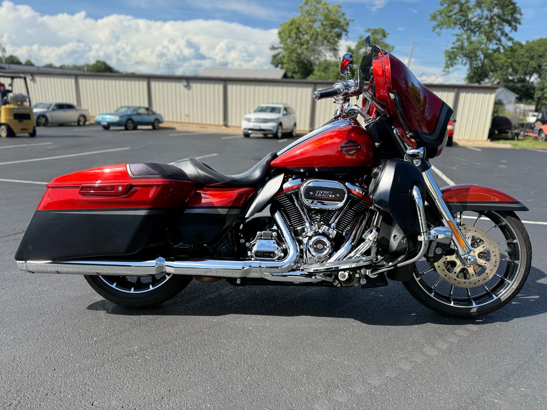 2018 Harley-Davidson CVO™ Street Glide® CVO in Lynchburg, VA