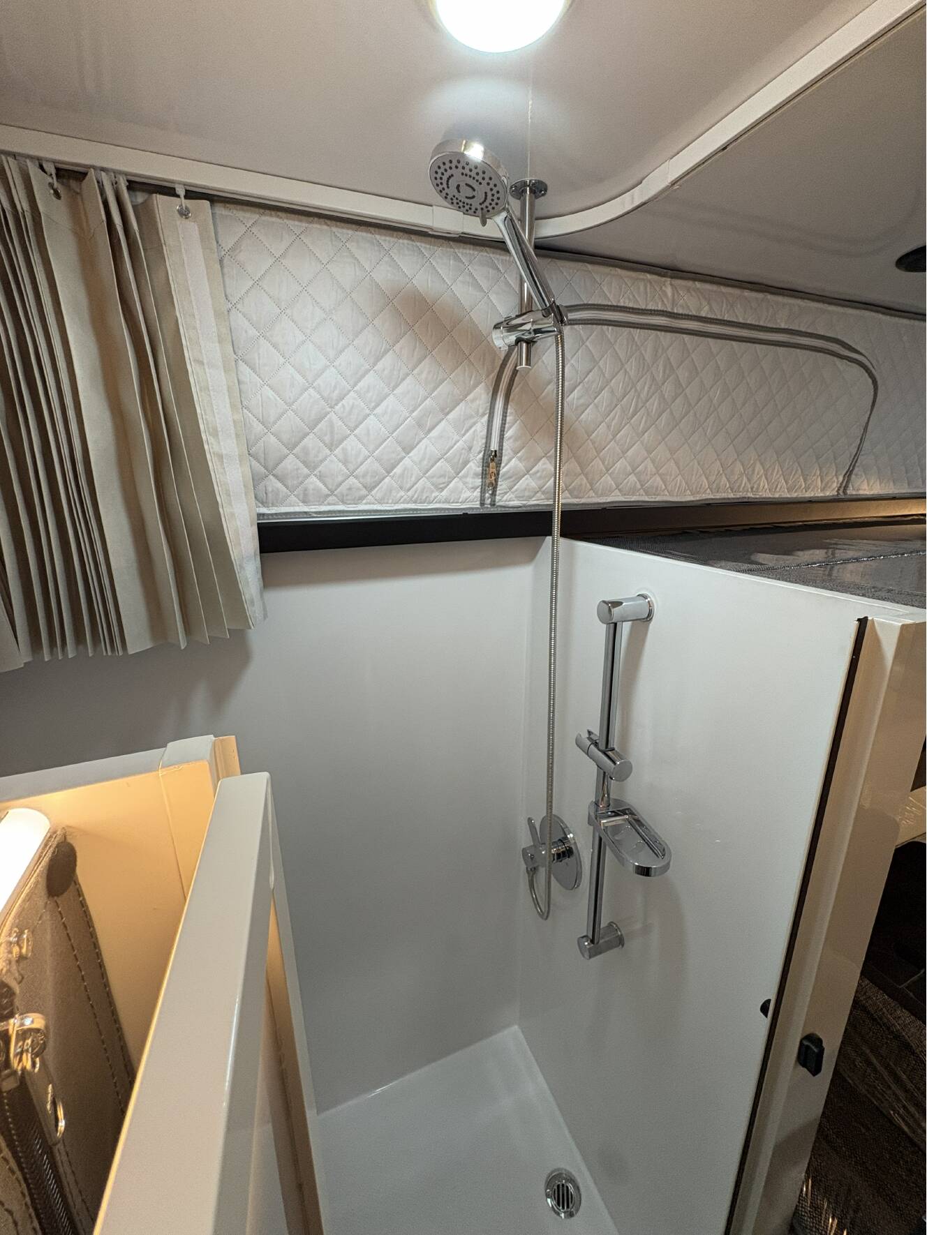 A photo of this 2026 Neo Camper Terra 500