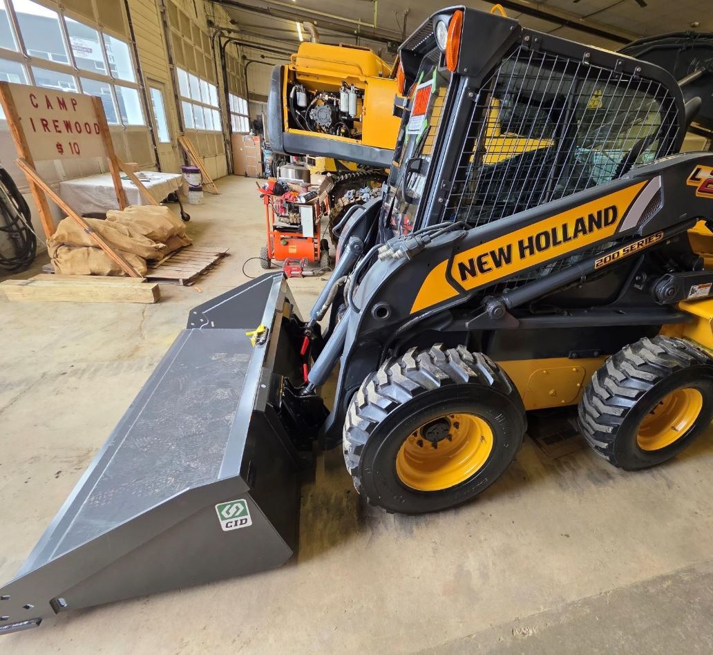 2011 NEW HOLLAND L225 in Lewiston, ME