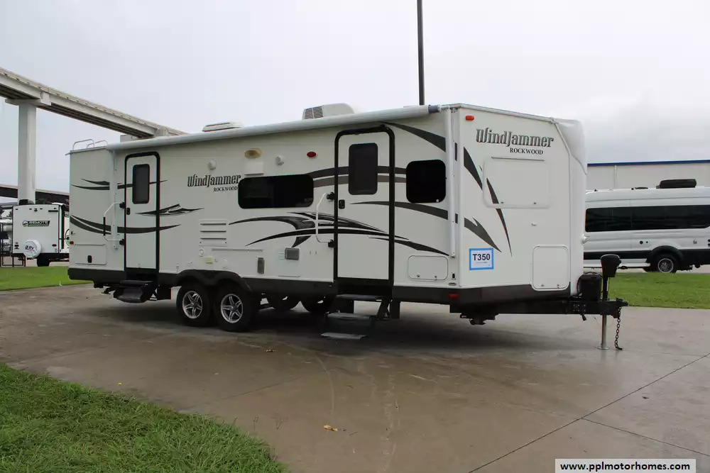 2015 Forest River Windjammer 2609W in houston TX