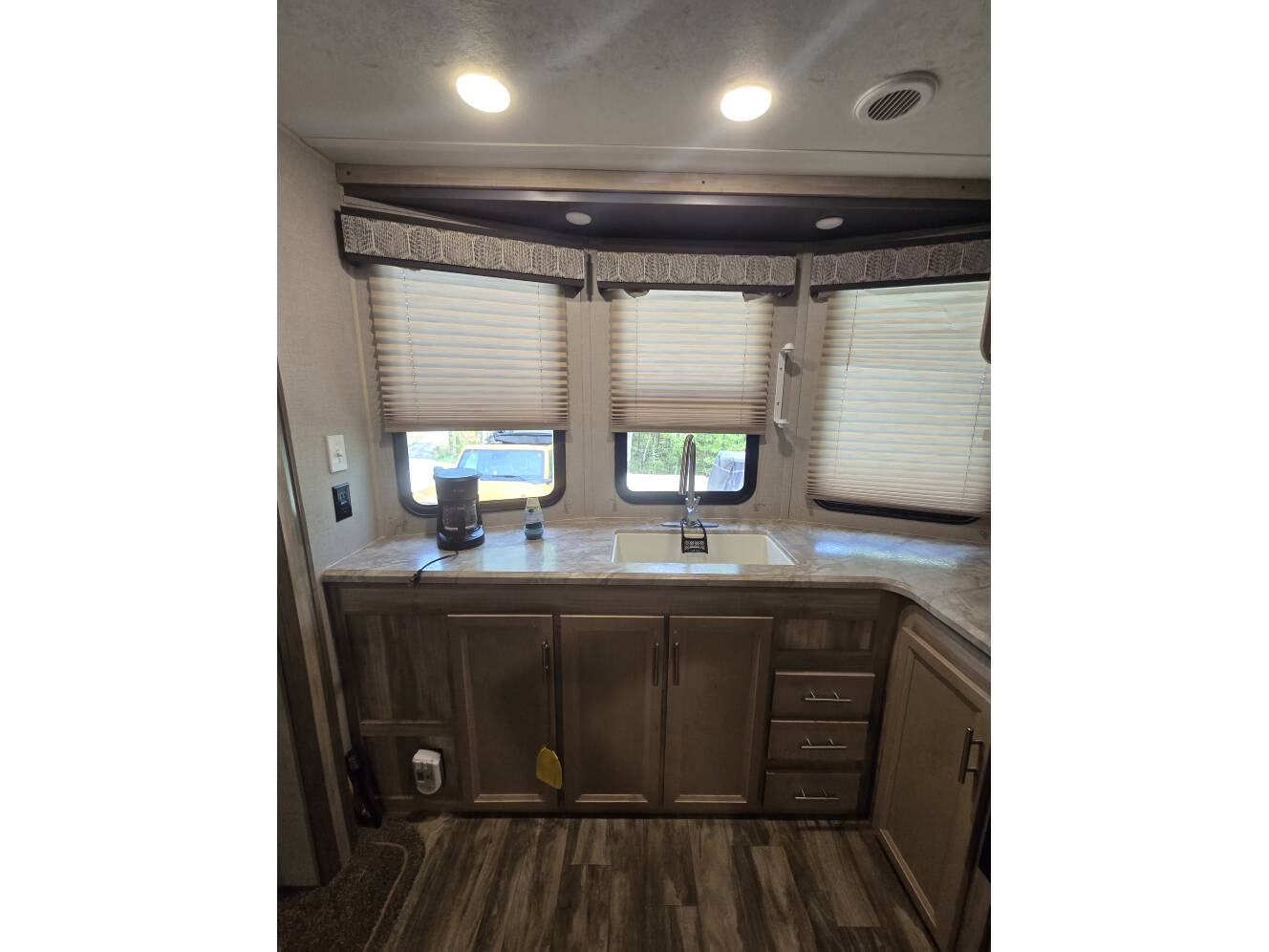 A photo of this 2021 Coachmen CATALINA DESTINATION SERIES 39FKTS