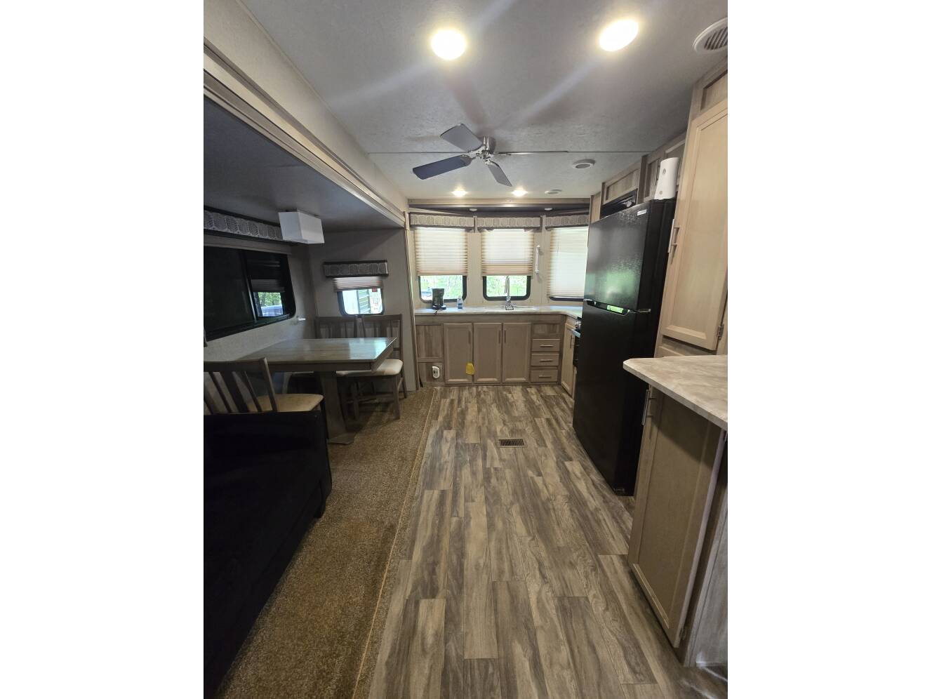 A photo of this 2021 Coachmen CATALINA DESTINATION SERIES 39FKTS