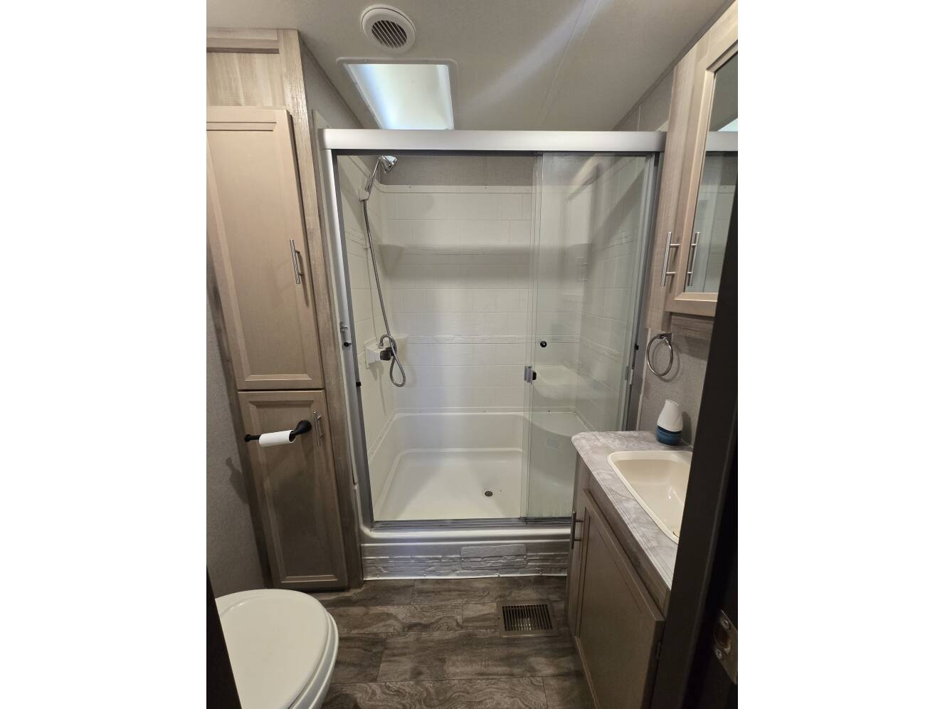 A photo of this 2021 Coachmen CATALINA DESTINATION SERIES 39FKTS