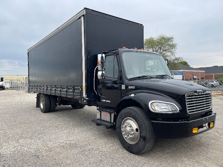 2018 FREIGHTLINER BUSINESS CLASS M2 106 in Elkhart, IN
