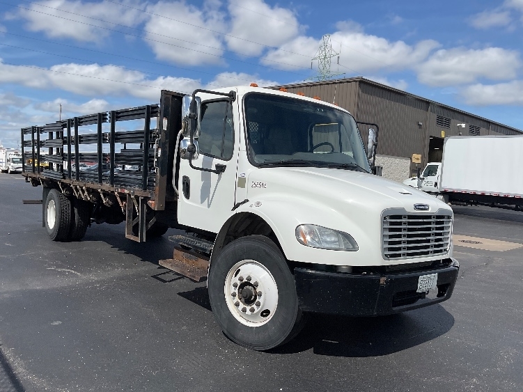 2019 FREIGHTLINER BUSINESS CLASS M2 106 in Neenah, WI