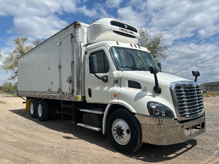2018 FREIGHTLINER CASCADIA 113 in Eau Claire, WI