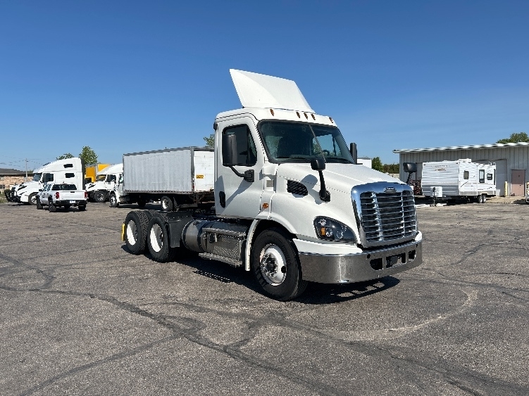 2019 FREIGHTLINER CASCADIA 113 in Piqua, OH