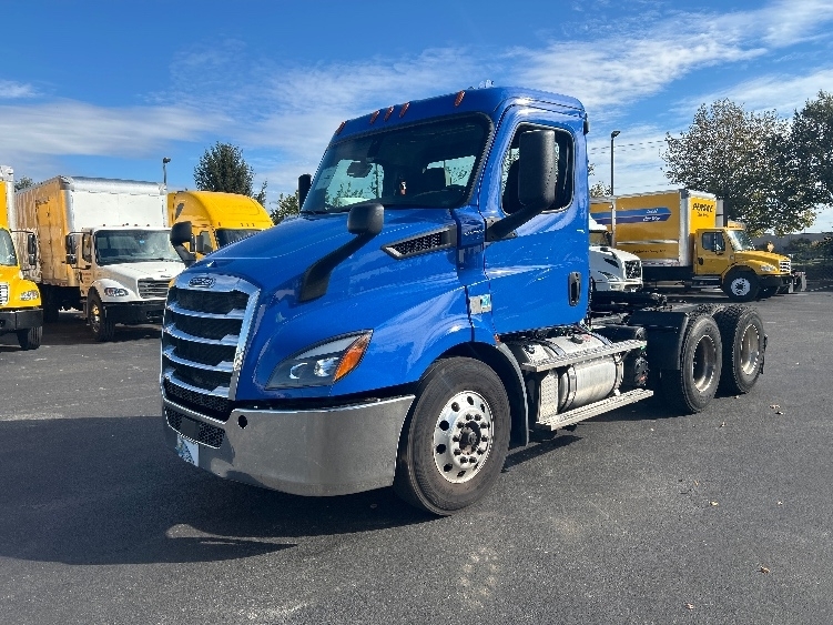 2019 FREIGHTLINER CASCADIA 116 in Swedesboro, NJ