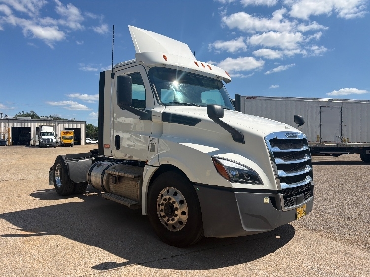 2020 FREIGHTLINER CASCADIA 126 in Belden, MS