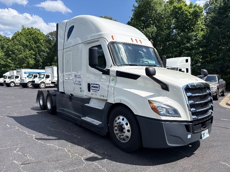 2021 FREIGHTLINER CASCADIA 126 in Las Vegas, NV