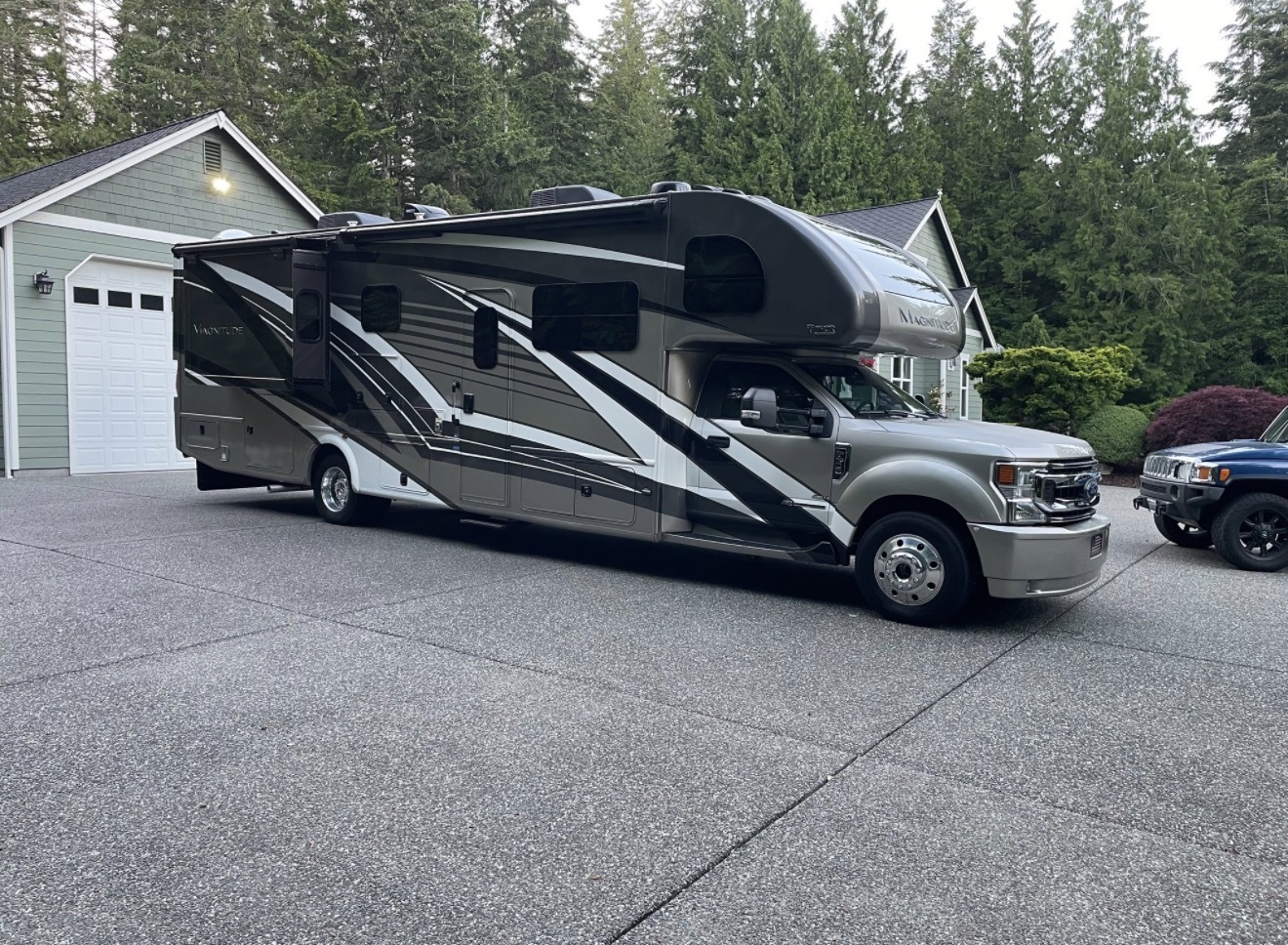 2023 Thor Motor Coach MAGNITUDE SUPER C BT36 in puyallup WA