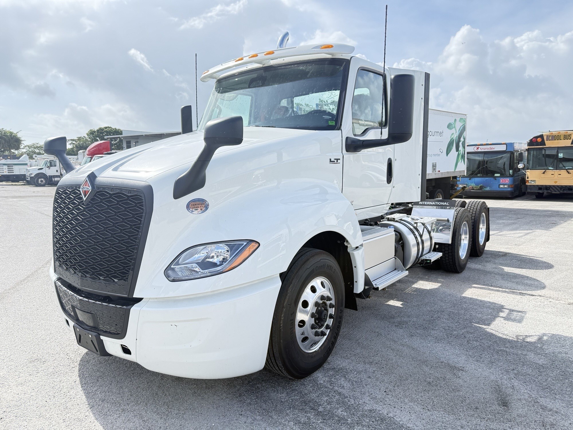 2027 INTERNATIONAL LT625 6X4 in Miami, FL