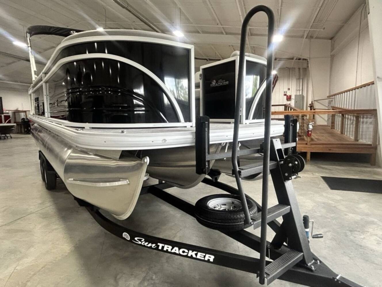 A photo of this 2026 Sun Tracker Party Barge® 22 RF XP3