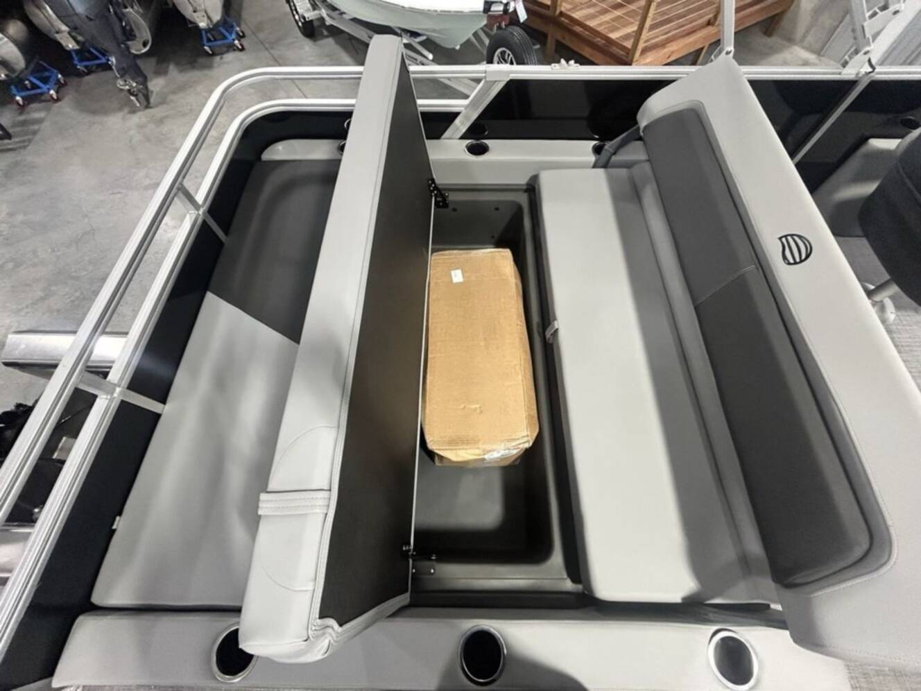 A photo of this 2026 Sun Tracker Party Barge® 22 RF XP3