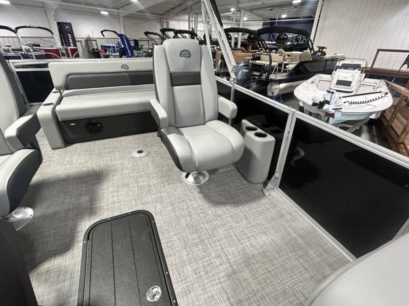 A photo of this 2026 Sun Tracker Party Barge® 22 RF XP3
