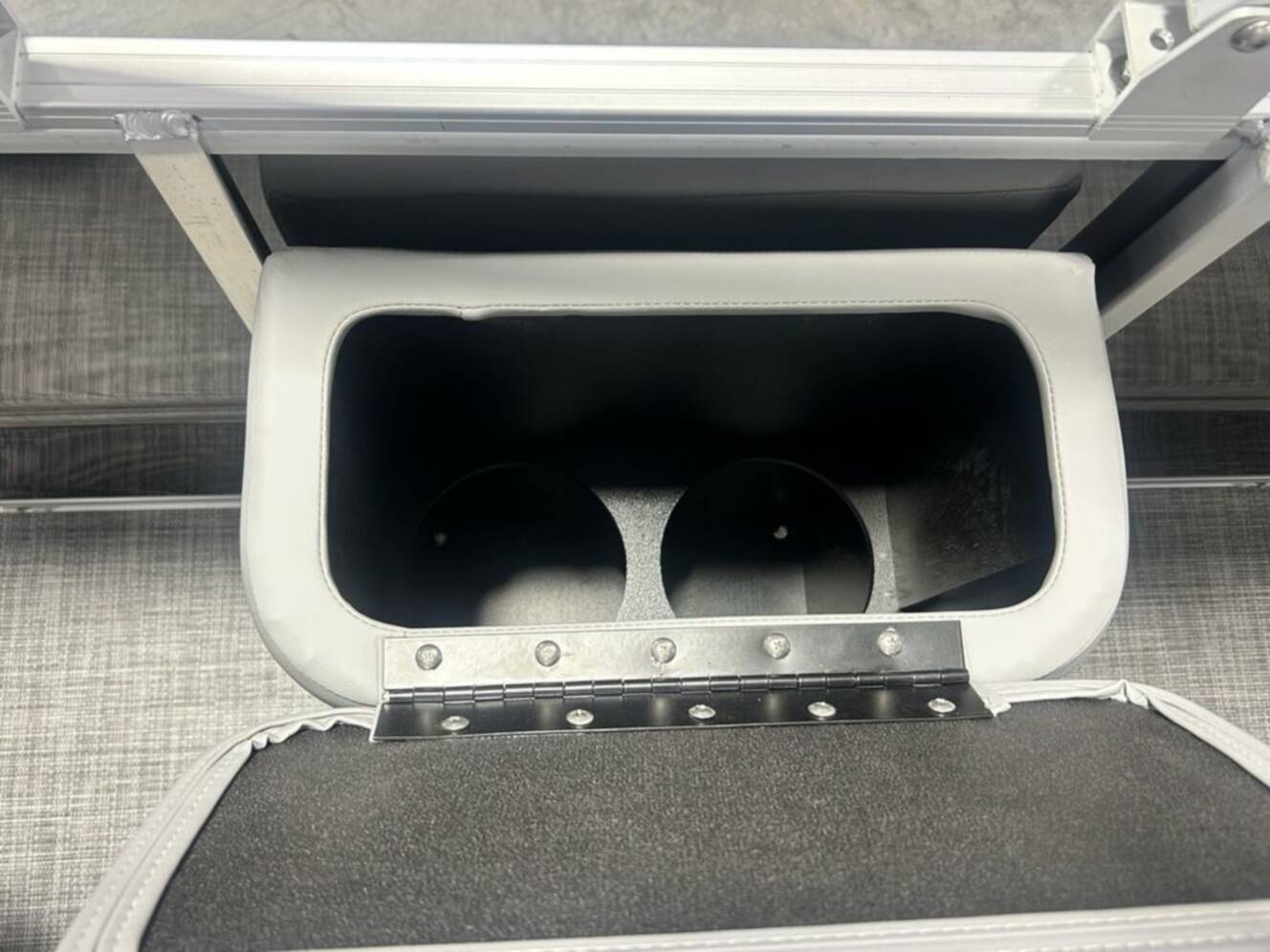 A photo of this 2026 Sun Tracker Party Barge® 22 RF XP3