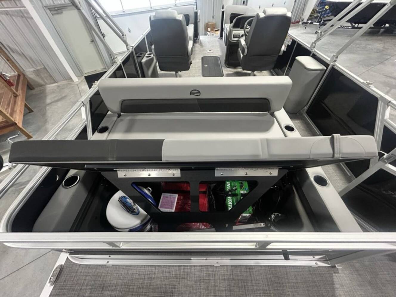 A photo of this 2026 Sun Tracker Party Barge® 22 RF XP3